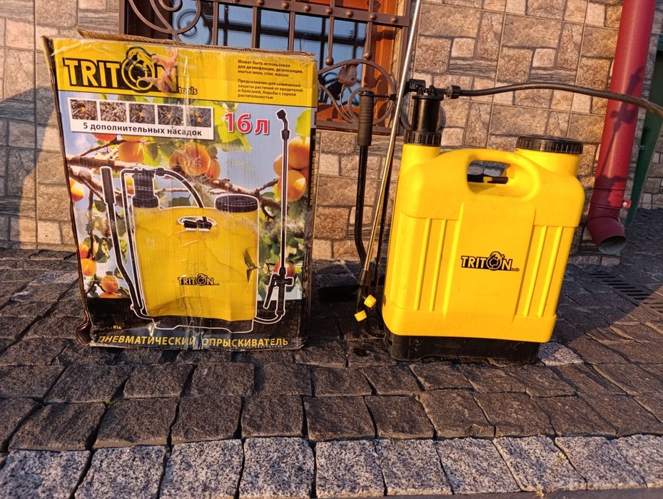 Оприскувач пневматичний Тритон 16 літрів