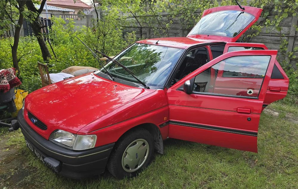 Ford Escort Piękny klasyk, 30 lat garażowany, niski przebieg! Ford Escort Plus Mk5