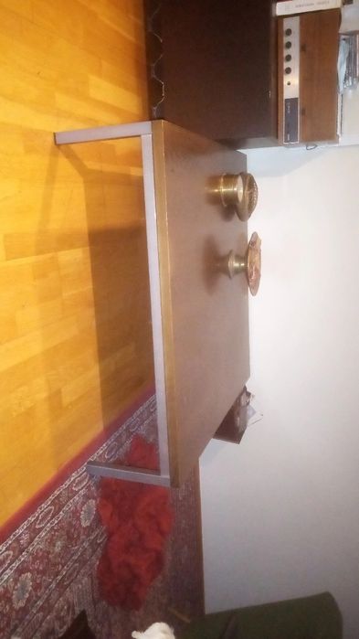 Mesa de apoio quadrada