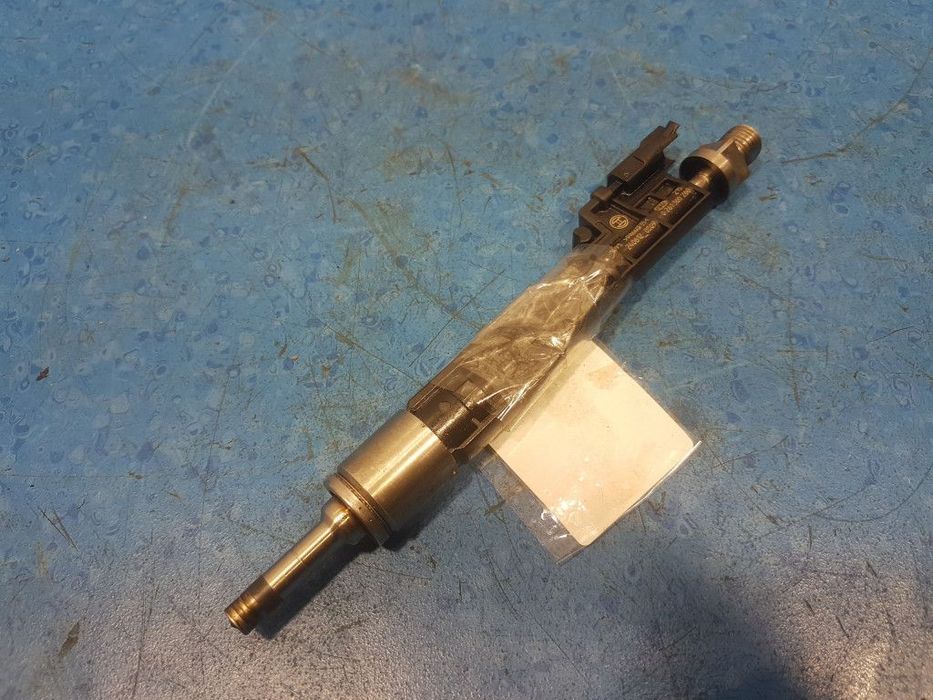 BMW 3 F30 2.0 328I N20B20A WTRYSKIWACZ 8625397