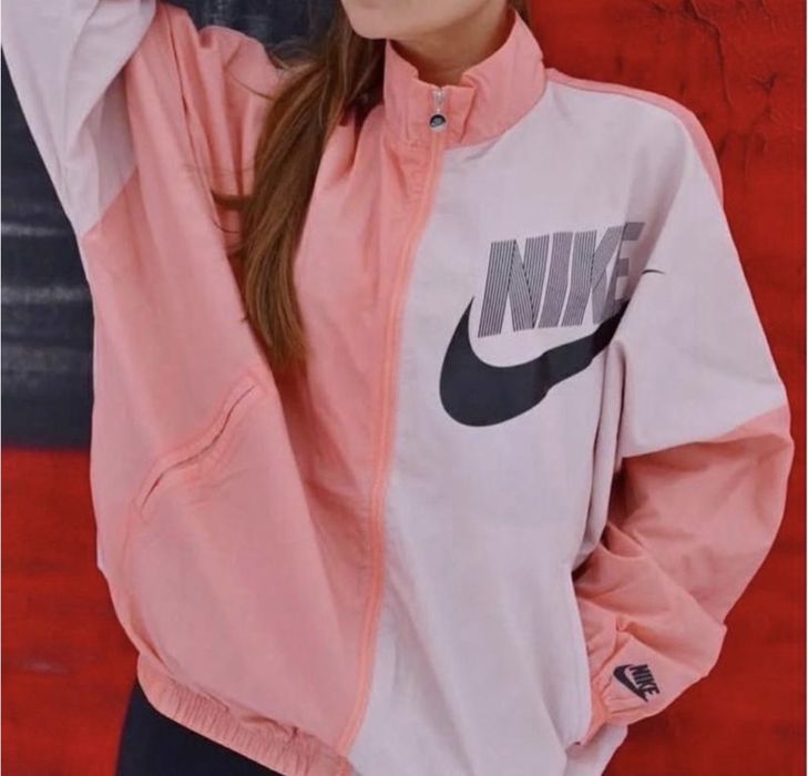 Жіноча ветровка nike з великим логотипом куртка,женская ветровкаxs,s,м