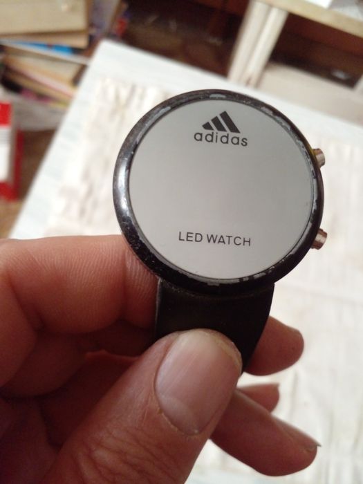 Оригинальные кварцевые наручные часы