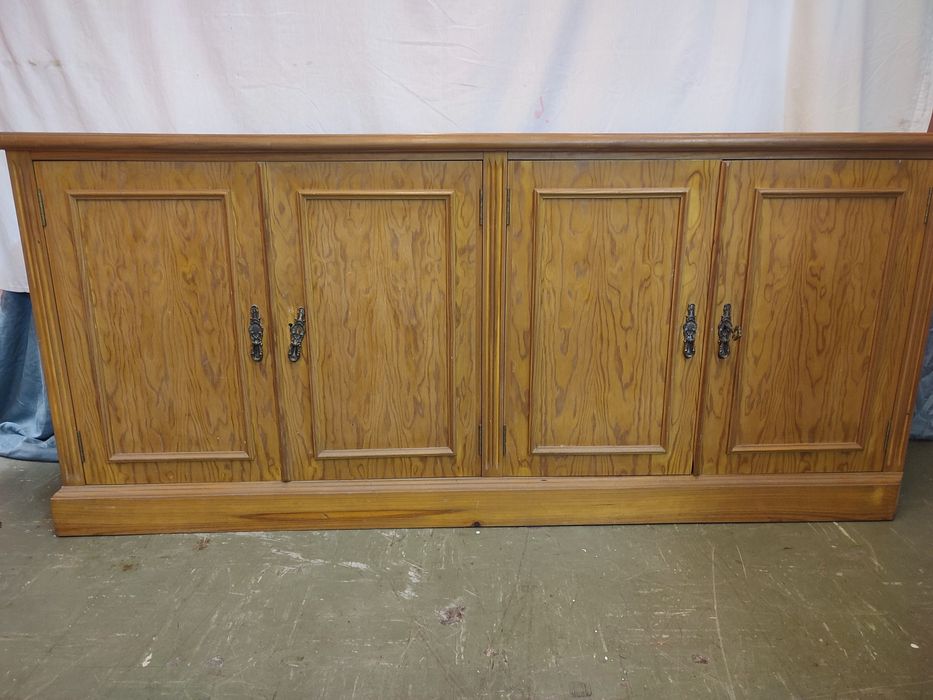 Móvel cómoda 4 portas