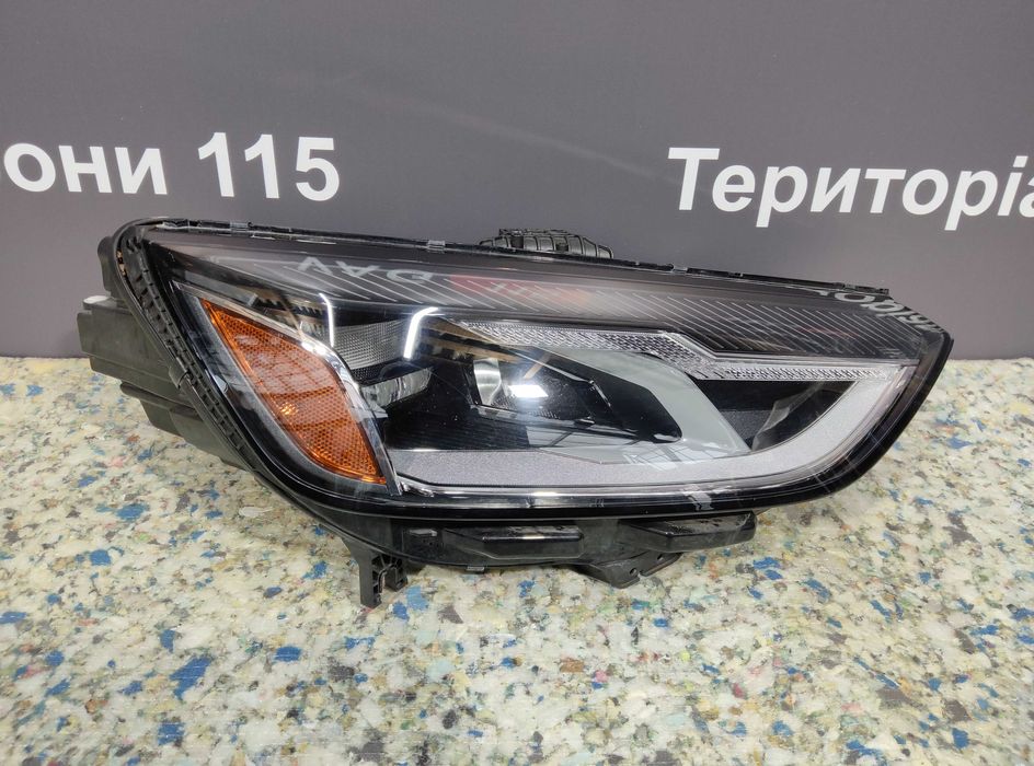 Фари основні світлодіодні  Audi A4B9 USA рест 19-