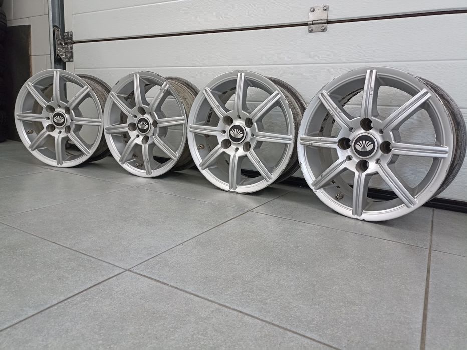 Тітани    R 13/100/4