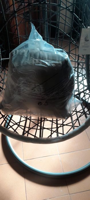 Cadeira suspensa nova cinzenta