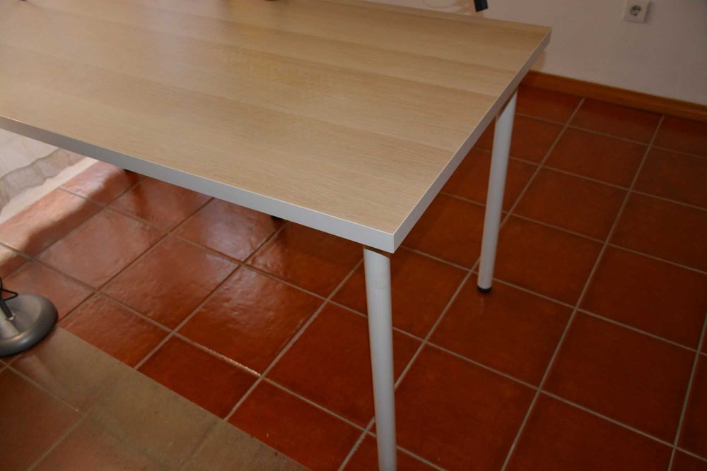 Cadeira Escritório IKEA (JÄRVFJÄLLET) + Oferta de mesa LAGKAPTEN / ADILS