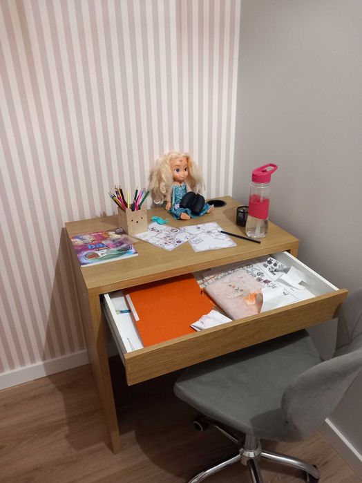 Biurko Mickey  ikea 73x50x7 plus krzesełko regulowane