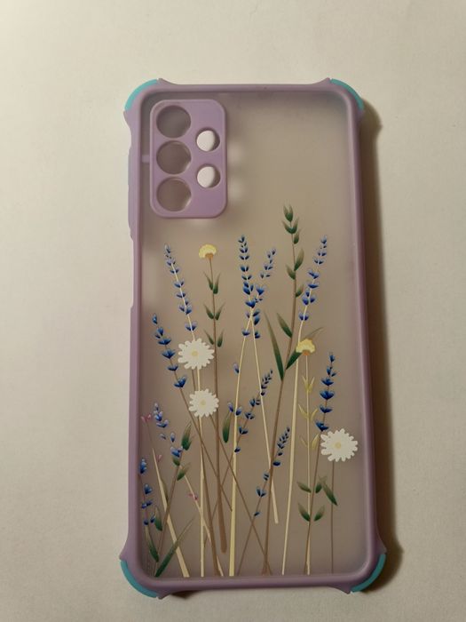 Нові чохли для Samsung та iPhone — різні моделі