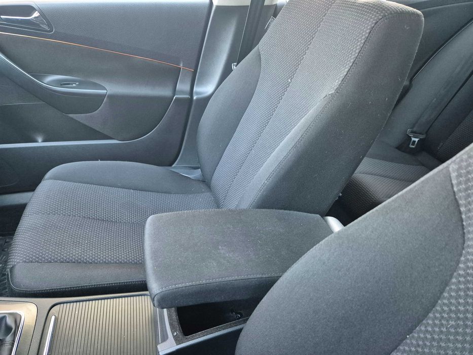 Sprzedam samochód VOLKSWAGEN PASSAT B6 1.9 TDI 105 KM