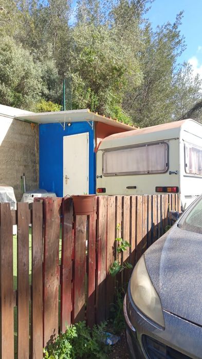 Caravana fixa em terreno