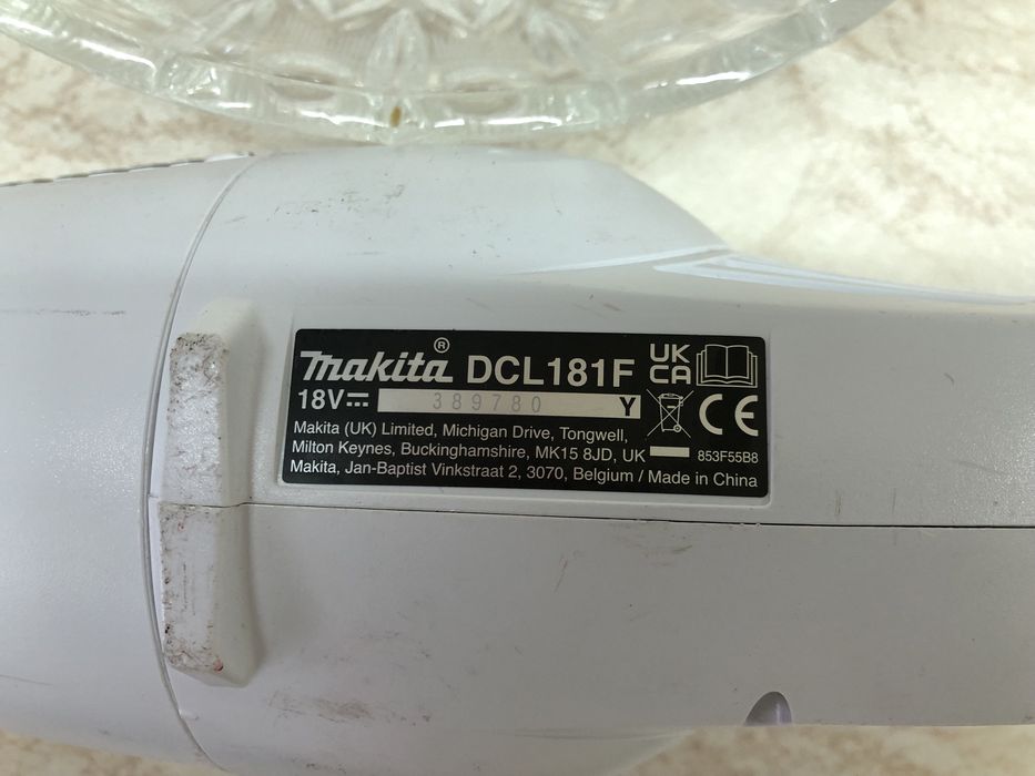 Акумуляторний пилосос Makita DCL181F