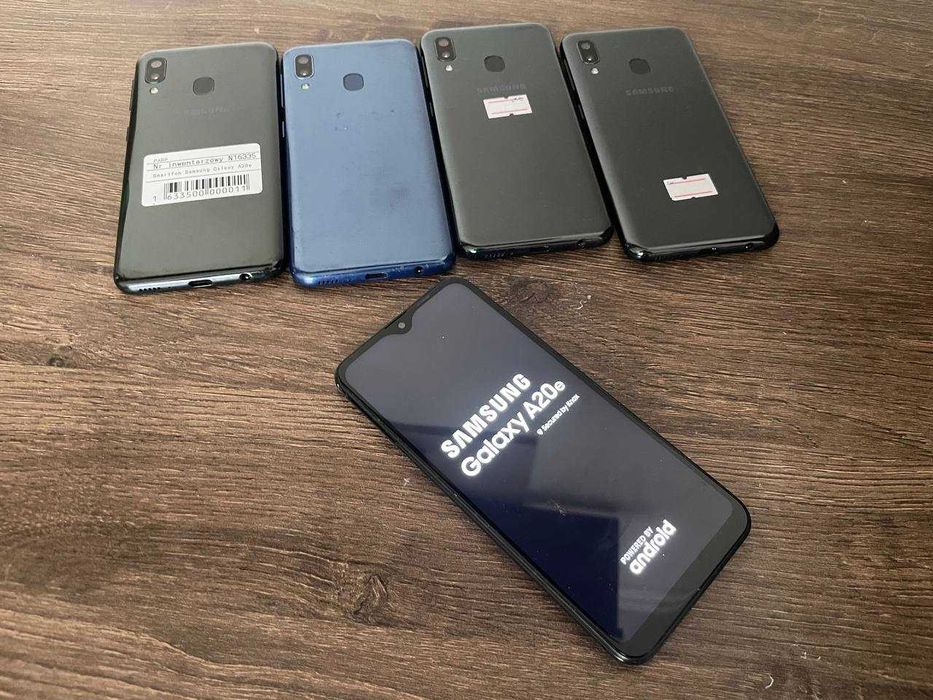 Смартфон Samsung Galaxy A20e SM-A202F 3/32GB 5.8" 2Sim NFC 3000 mAh