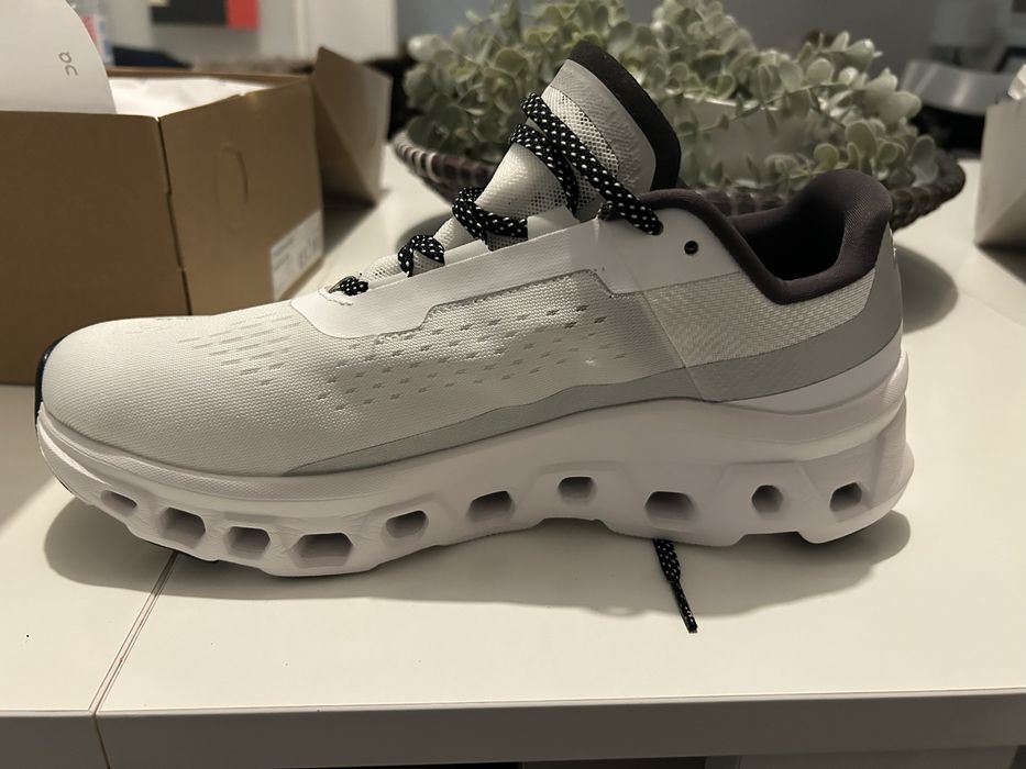 On running - Cloudmonster 42430093225753333761