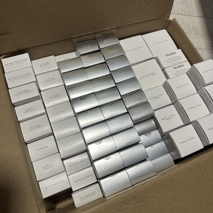 SALE‼️Нова косметика Medik8 креми Total Moisture daily night retinal