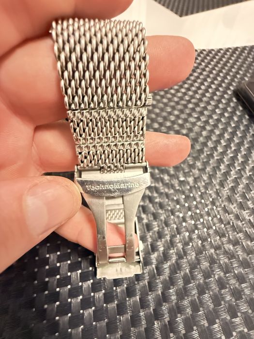 Продам надійний годинник