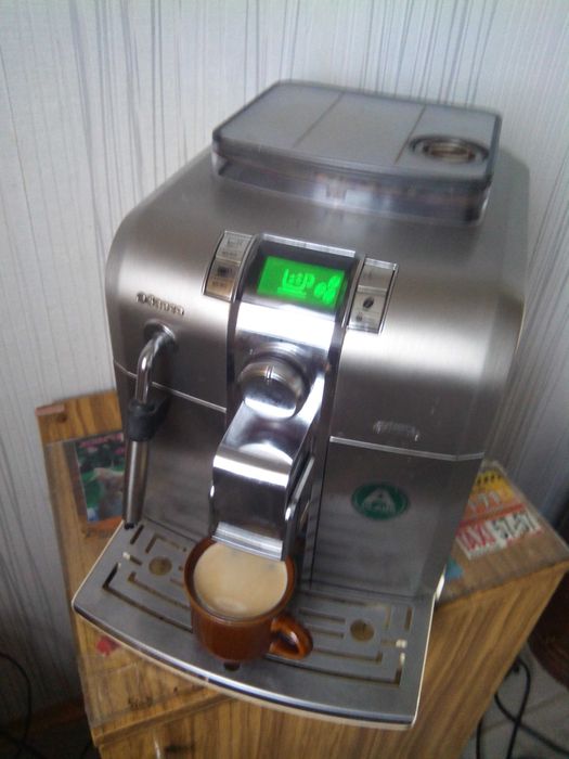 б\у фирменная  кофемашина  Saeco Sintia \made in Itali 1450w