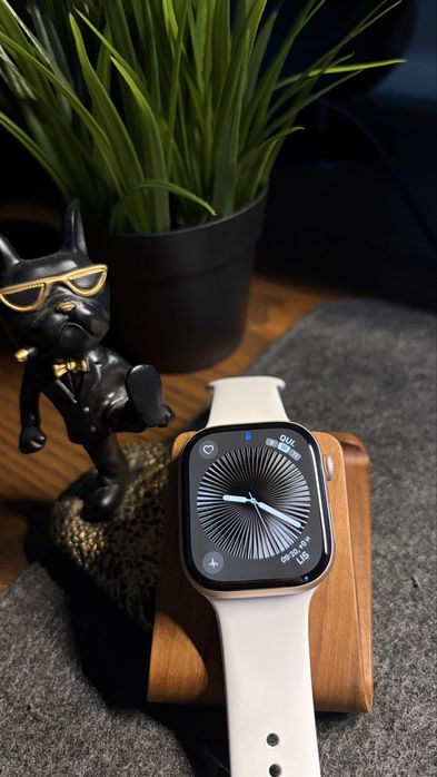 Apple Watch Series 11 GPS + Cellular, Caixa em alumínio rosa‑dourado de 46 mm com Bracelete desportiva rosa leve - S/M