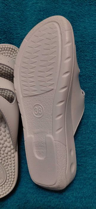 Profilowane klapki masujące- fakirki