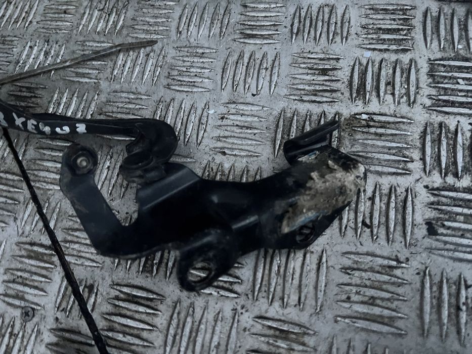 Петля капота мазда 3 mazda 3 bk