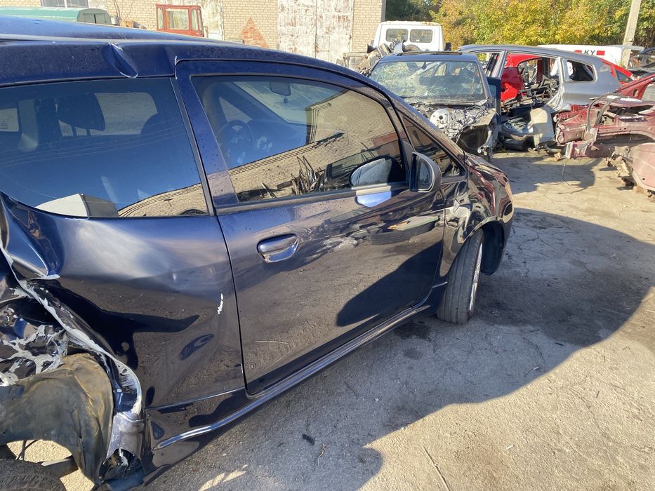 Разборка Mitsubishi Colt 9 Z30 2008-2012 год капот крыло фара дверь