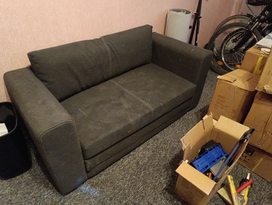 Mała kanapa 2-osobowa – wygodna, kompaktowa, tanio