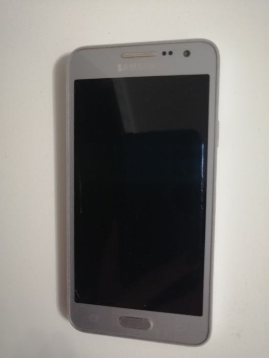 Продам на запчастини самсунг А3