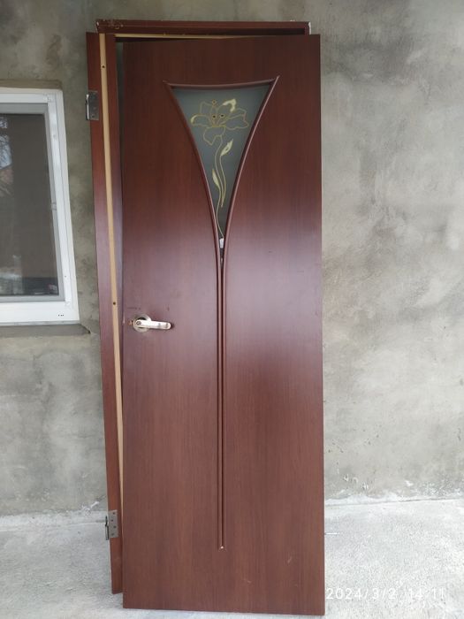 Продам б/у двери