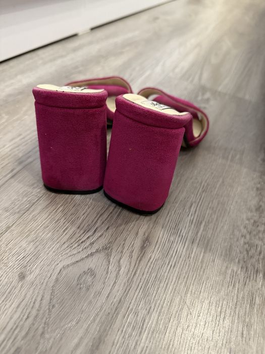 Продам шльопанцы замшевые
