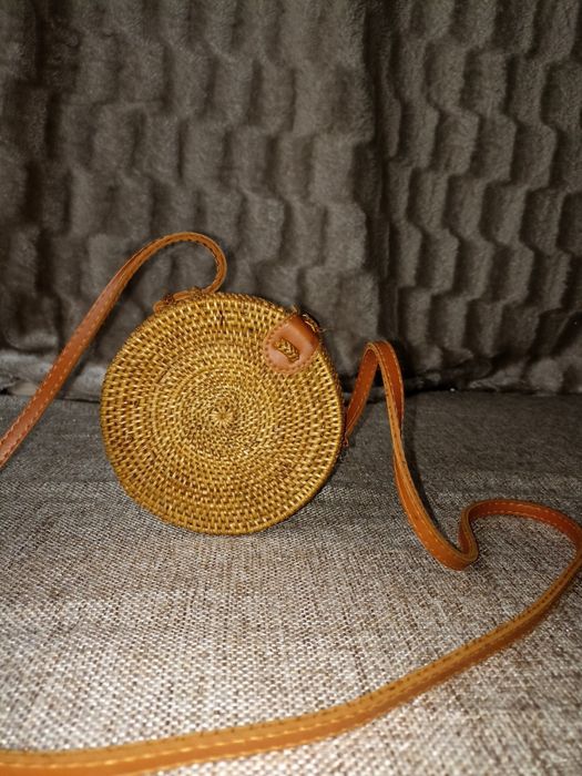 Жіноча кругла плетена сумочка Rattan Bali з ротанга на кнопці