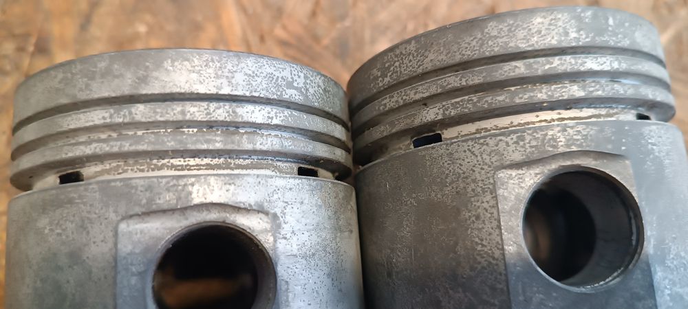 Fiat 126p tłoki 600 cm nominalne 77, 0 dwie sztuki oryginalne Gorzyce