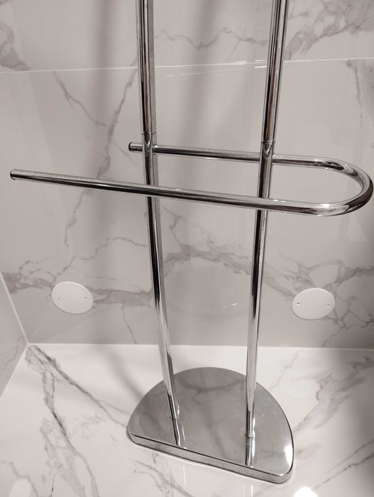 Toalheiro cromado de WC