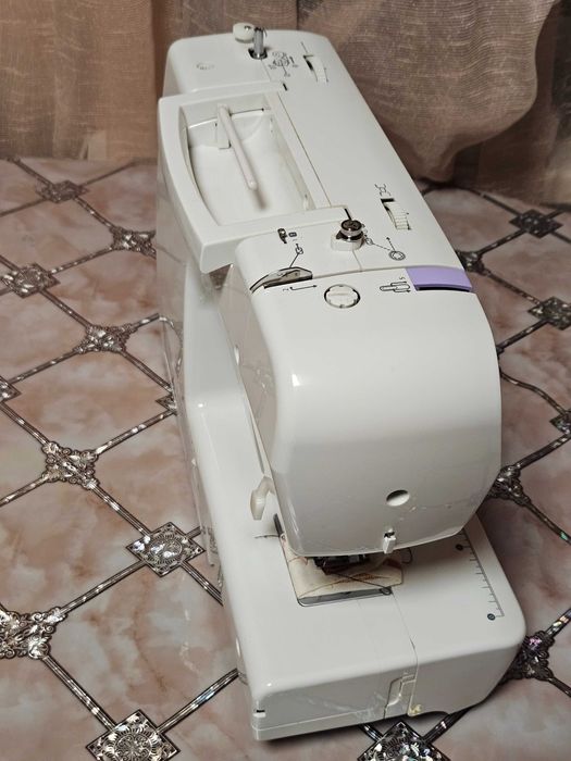 Швейна машинка Minerva Next 141D