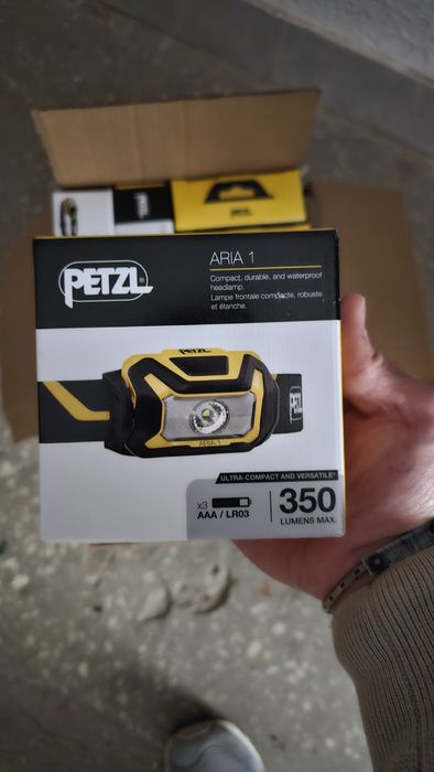 Налобний ліхтар Petzl Aria 1