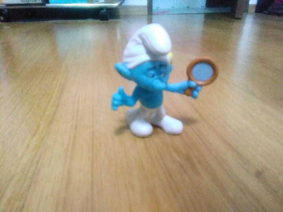 boneco smurf tenis