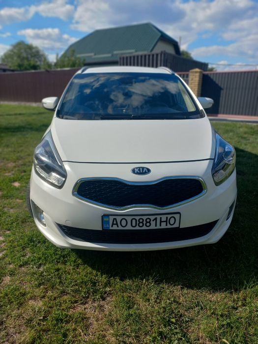 KIA Carens продам.