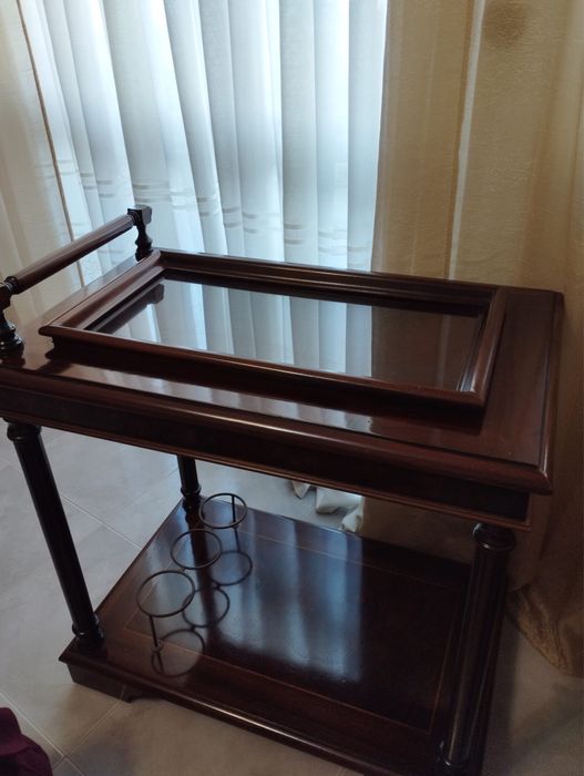 Carrinho de chá raiz de nogueira