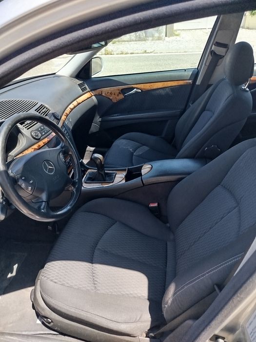 Mercedes-Benz 220e