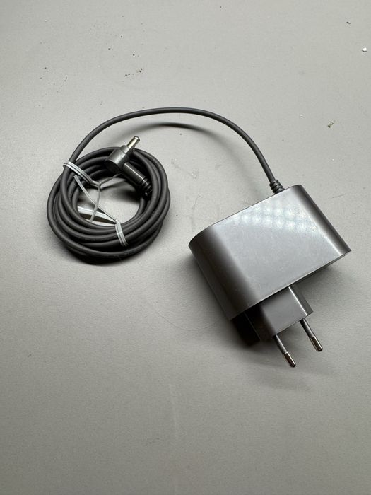 Nowa oryginalna ładowsrka Dyson V12 V11