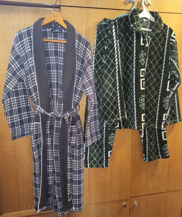 Комплект - халат и пижама.