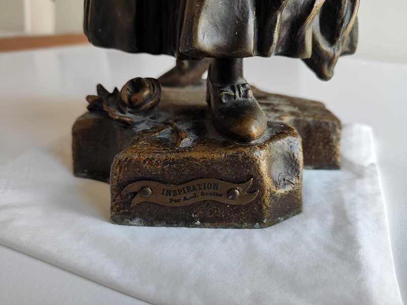 Escultura do artista: A.J. Scotte