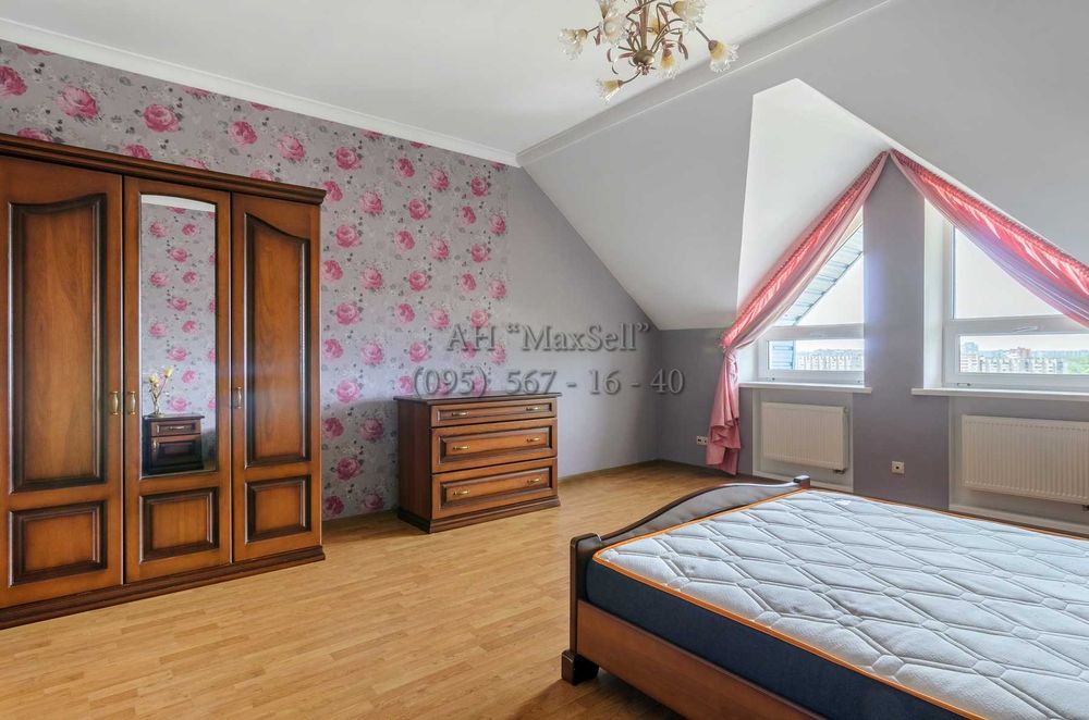 Продам 2-рівневу квартиру в центрі міста в елітній новобудові