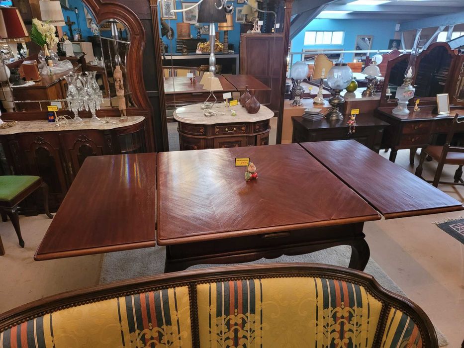 Mesa muito antiga totalmente restaurada - extensível