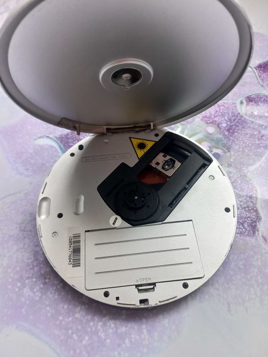 BBK PV430T портативный CD/MP3 плеер (Комплект)
