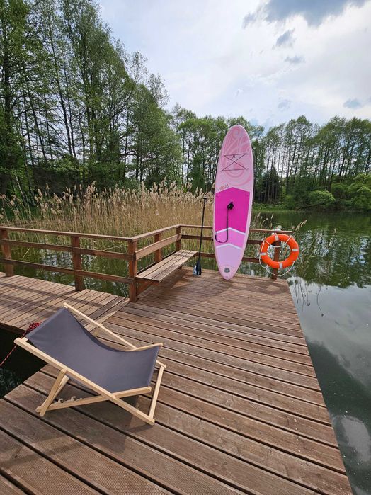 Mazury domek  linia brzegowa jezioro Kalwa Willa Sosenka pomost  łódka