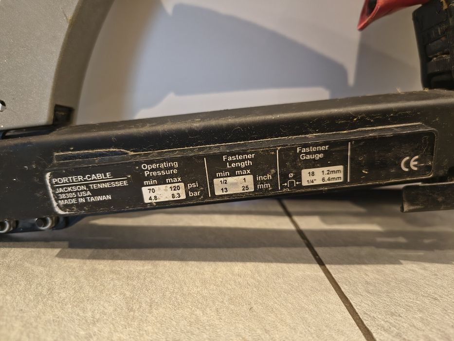 Zszywacz pneumatyczny Porter Cable 1/4” NS100A z wąską koroną USA