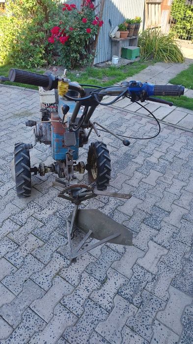Fortschritt E930 traktorek dzik
