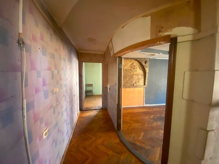 Продаж 2 кімнатної квартири на Збаразькій, біля центру