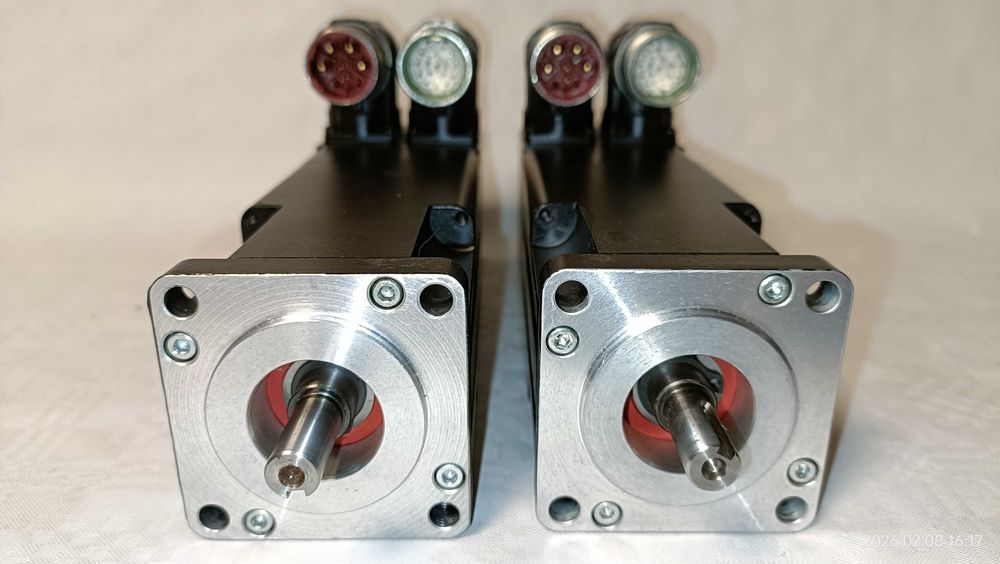 2x serwomotor Allen-Bradley MPL-B1530U-VJ44AA - jak nowe