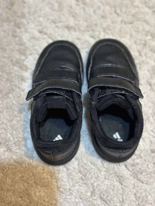 Оригінальні дитячі кросівки adidas tensaur 25 розмір б/в на липучках (16см устілка)